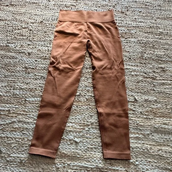 Women's Set of Black and Brown Ribbed Leggings - Picture 4 of 7